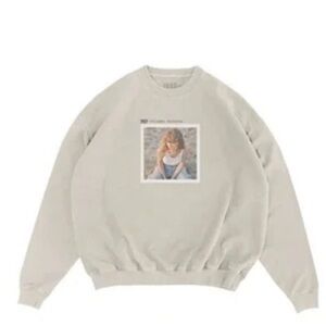 Taylor Swift 1988 Crewneck M *NEW*